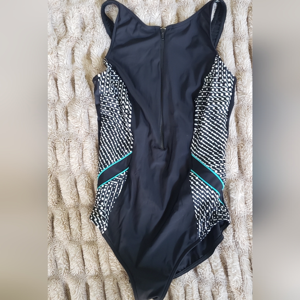 Miraclesuit no size listed added measurements to photos front zipper